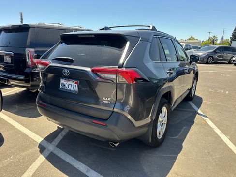 Used 2019 Toyota RAV4 XLE w/ Convenience Package AWD/4WD image 2