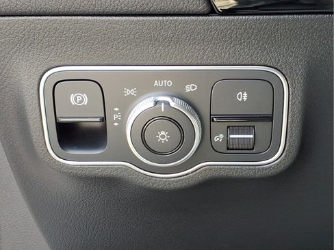 Certified 2023 Mercedes-Benz GLA 250 4MATIC image 21