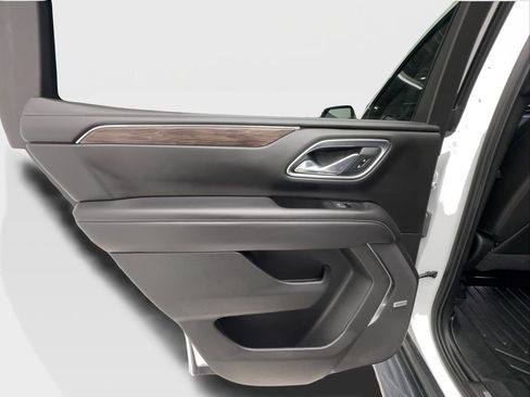 Used 2021 Chevrolet Tahoe LT w/ LT Signature Package RWD image 27