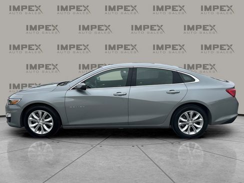 Used 2024 Chevrolet Malibu LT image 2