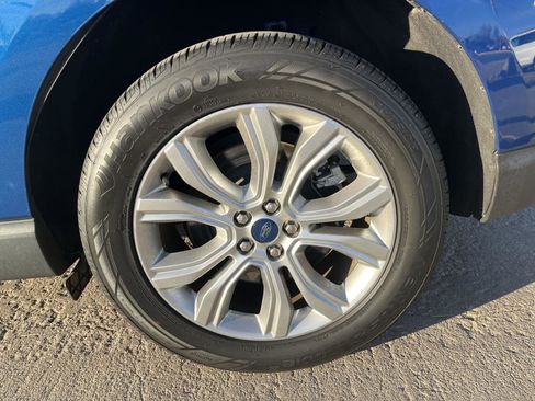 Used 2022 Ford Edge Titanium w/ Equipment Group 301A image 9