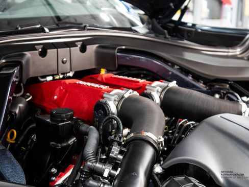 Used 2025 Ferrari Roma Spider RWD image 11