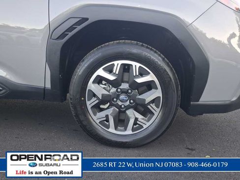Used 2026 Subaru Forester Premium AWD/4WD image 5
