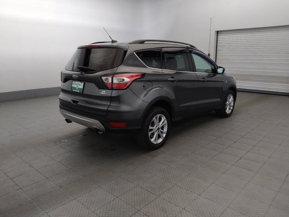 Used 2017 Ford Escape SE w/ SE Leather Comfort Package AWD/4WD image 9
