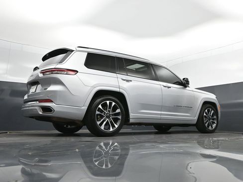 Used 2022 Jeep Grand Cherokee L Overland w/ Advanced Protech Group III AWD/4WD image 43