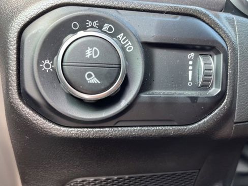 Used 2023 Jeep Gladiator Mojave w/ Cold Weather Group image 25