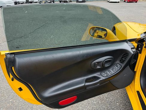 Used 2003 Chevrolet Corvette Coupe w/ Preferred Equipment Group image 14