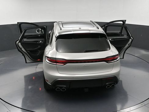 Certified 2026 Porsche Macan AWD/4WD image 34