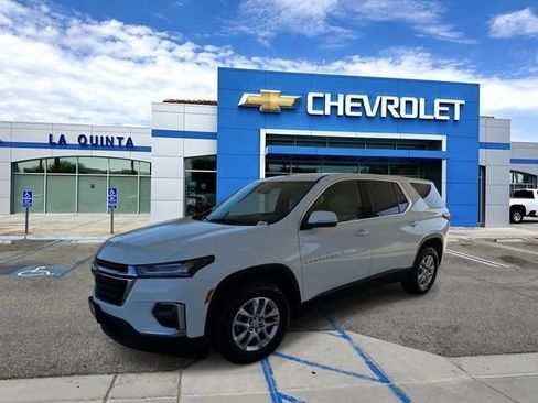 Used 2023 Chevrolet Traverse LS w/ Safety Package FWD image 4