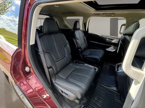 Used 2025 INFINITI QX80 Sensory AWD/4WD image 29