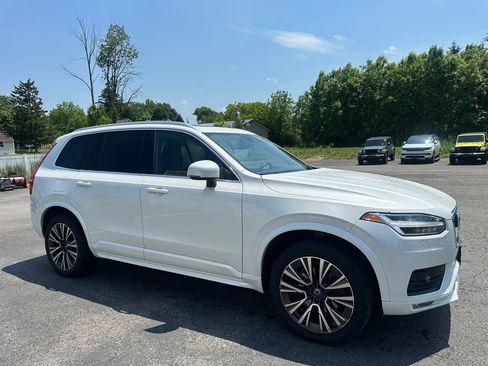 Used 2021 Volvo XC90 T5 Momentum w/ Climate Package AWD/4WD image 1