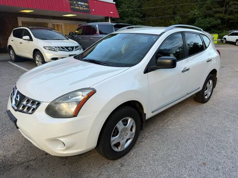Used 2015 Nissan Rogue S w/ Convenience Package FWD image 2