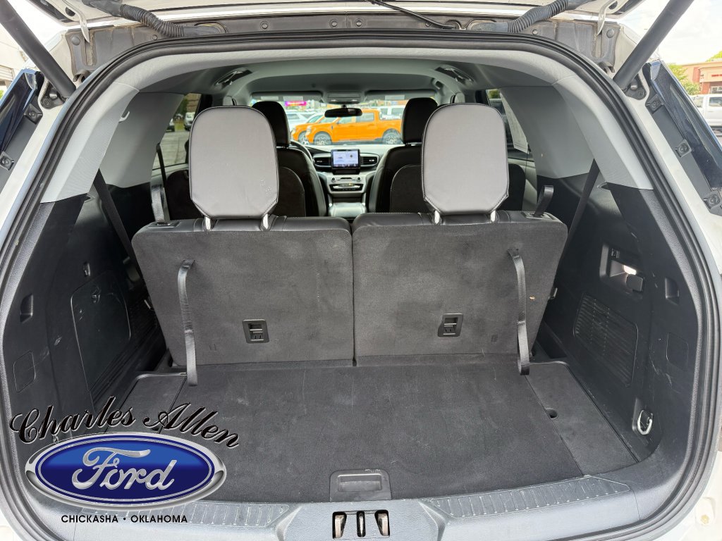 Used 2023 Ford Explorer XLT w/ Equipment Group 202A AWD/4WD image 18