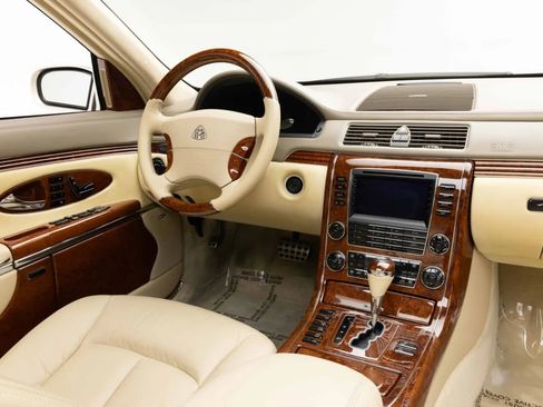 Used 2004 Maybach 57 RWD image 14