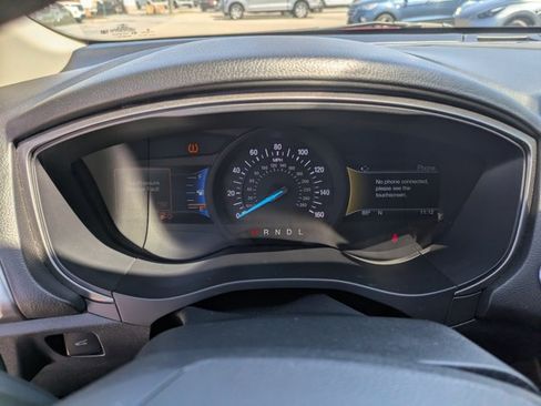 Used 2018 Ford Fusion SE w/ Fusion SE Technology Package FWD image 10