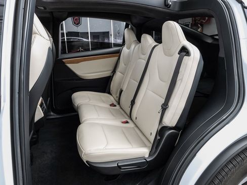 Used 2020 Tesla Model X Long Range image 49