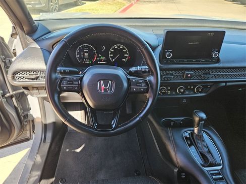 Used 2025 Honda HR-V Sport image 17