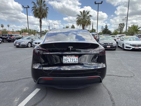 Used 2021 Tesla Model Y Long Range AWD/4WD image 4
