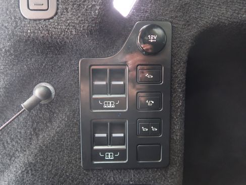 Used 2018 Land Rover Discovery HSE AWD/4WD image 52