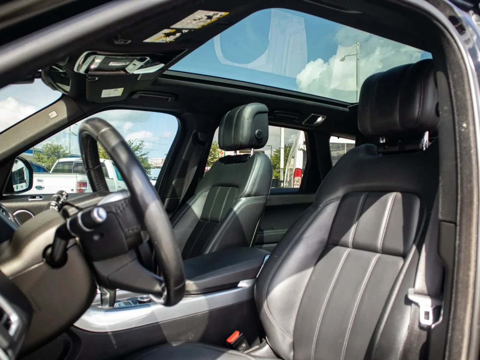 Used 2020 Land Rover Range Rover Sport SE AWD/4WD image 34