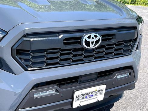 Used 2024 Toyota Tacoma TRD Sport w/ TRD Sport Upgrade Package AWD/4WD image 29