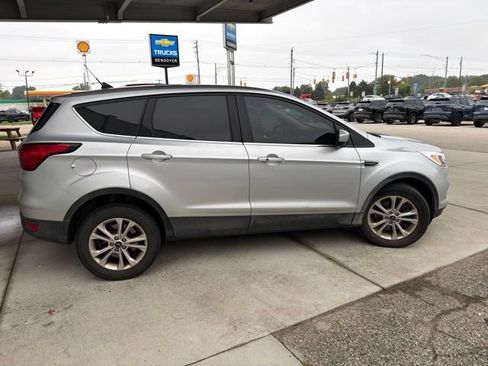 Used 2019 Ford Escape SE AWD/4WD image 6