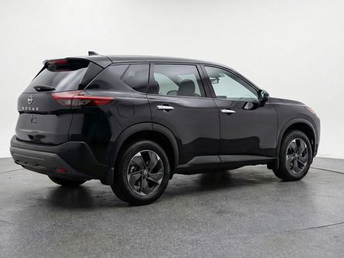 Used 2025 Nissan Rogue SV image 9
