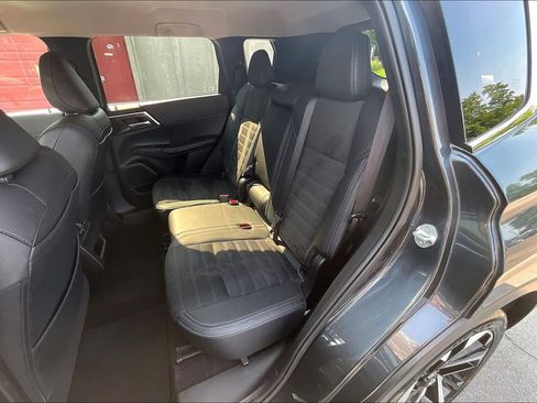 Used 2024 Mitsubishi Outlander SE AWD/4WD image 25