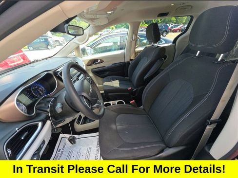 Used 2024 Chrysler Voyager LX FWD image 4