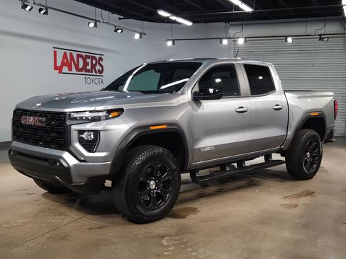 Used 2024 GMC Canyon Elevation w/ Elevation Premium Package image 3