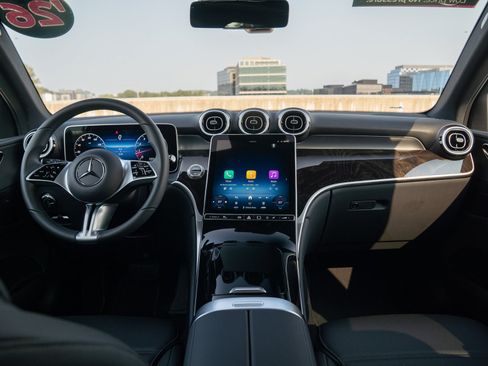 Certified 2026 Mercedes-Benz GLC 300 4MATIC image 19