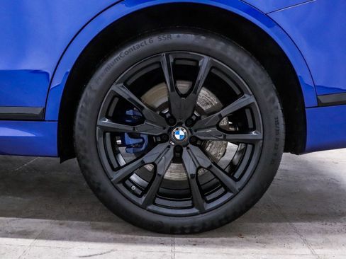 Used 2025 BMW X7 M60i image 9
