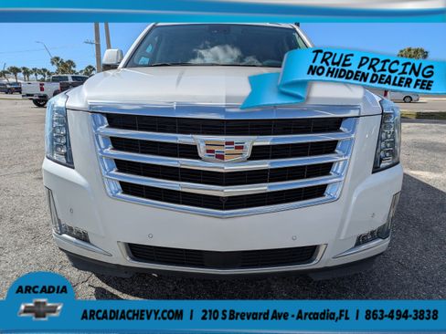 Used 2020 Cadillac Escalade ESV Premium Luxury AWD/4WD image 9