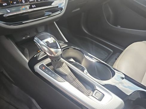 Used 2025 Buick Envista Preferred FWD image 25