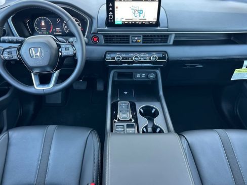 Certified 2025 Honda Pilot Touring image 14