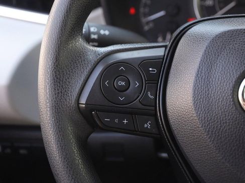 Used 2022 Toyota Corolla LE FWD image 11