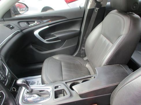 Used 2017 Buick Regal Sport Touring image 15