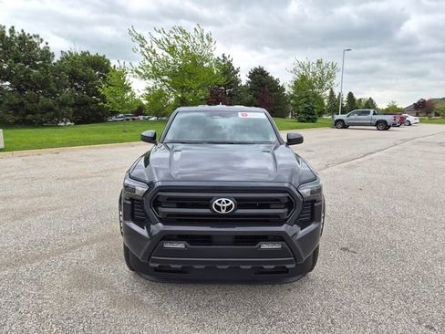 Used 2024 Toyota Tacoma SR5 AWD/4WD image 2