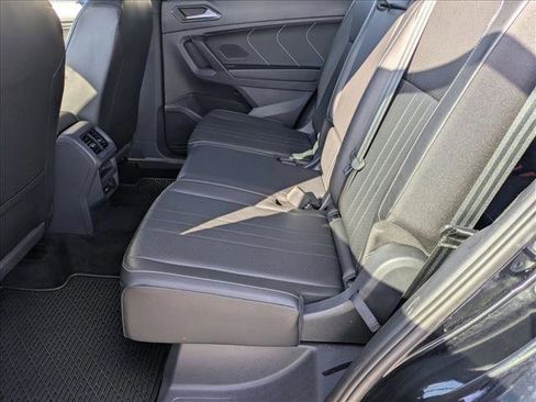 Used 2023 Volkswagen Tiguan SE R-Line image 17