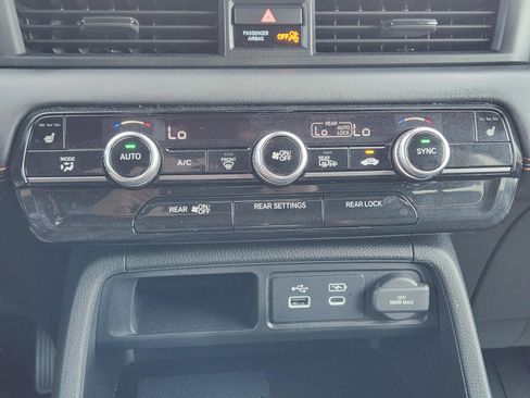 Certified 2024 Honda Pilot TrailSport image 19