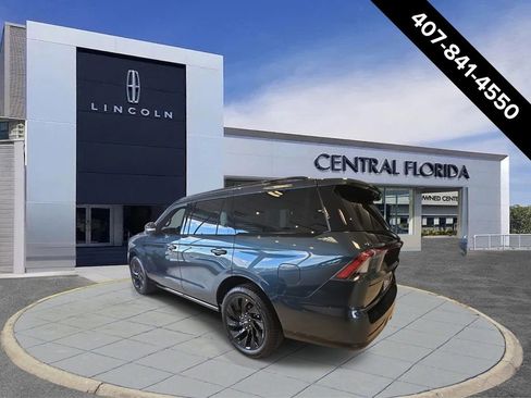 New 2026 Lincoln Navigator Reserve w/ Jet Appearance Package AWD/4WD image 7