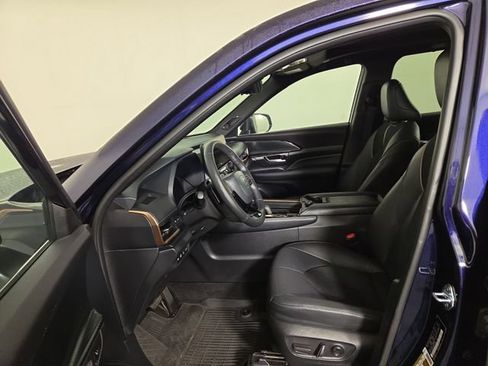 Used 2025 Toyota Grand Highlander AWD Hybrid image 12