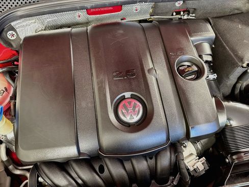 Used 2012 Volkswagen Beetle 2.5 FWD image 36