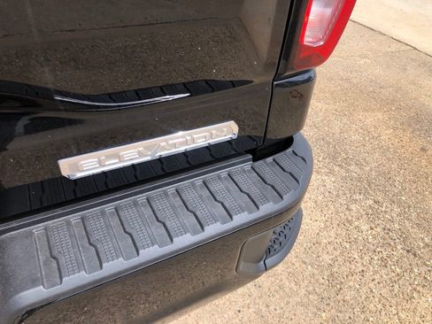 New 2025 GMC Sierra 1500 Elevation image 44