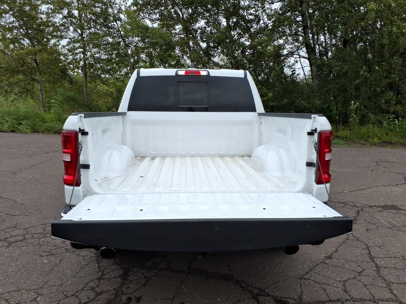 Used 2026 RAM 1500 Laramie AWD/4WD image 16