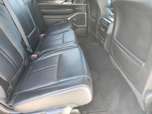 Used 2023 Jeep Wagoneer 4WD image 16