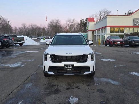 New 2026 Kia Sorento S image 2