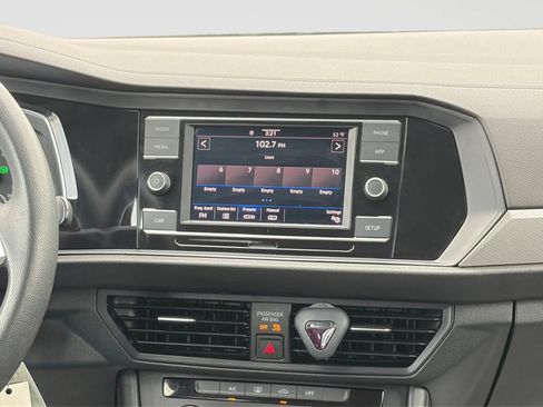 Used 2020 Volkswagen Jetta S image 23