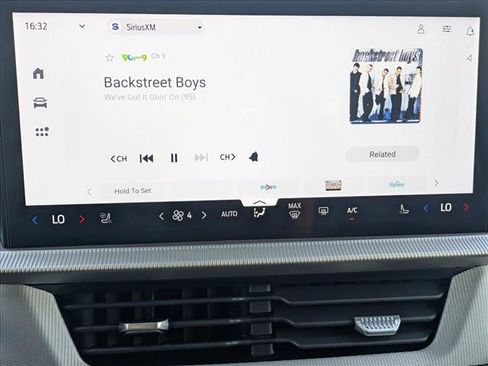 New 2026 Ford Explorer Active w/ Active Comfort Package image 15