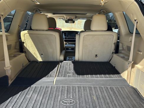 Used 2018 Toyota Highlander XLE image 30